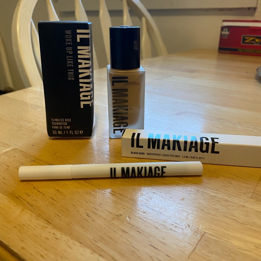IL MAKIAGE SHADE 105 and liquid eyeliner black